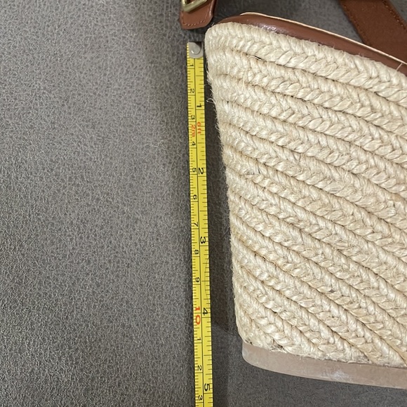 Size 8.5 - Picture 5 of 7